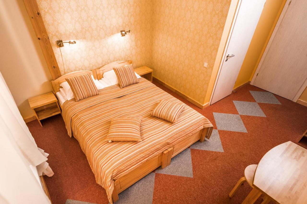 Abzali Hotel And Restaurant With Self Check-In Ādaži Dış mekan fotoğraf